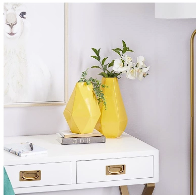 COSMOLIVING BY COSMOPOLITAN YELLOW METAL GEOMETRIC VASE