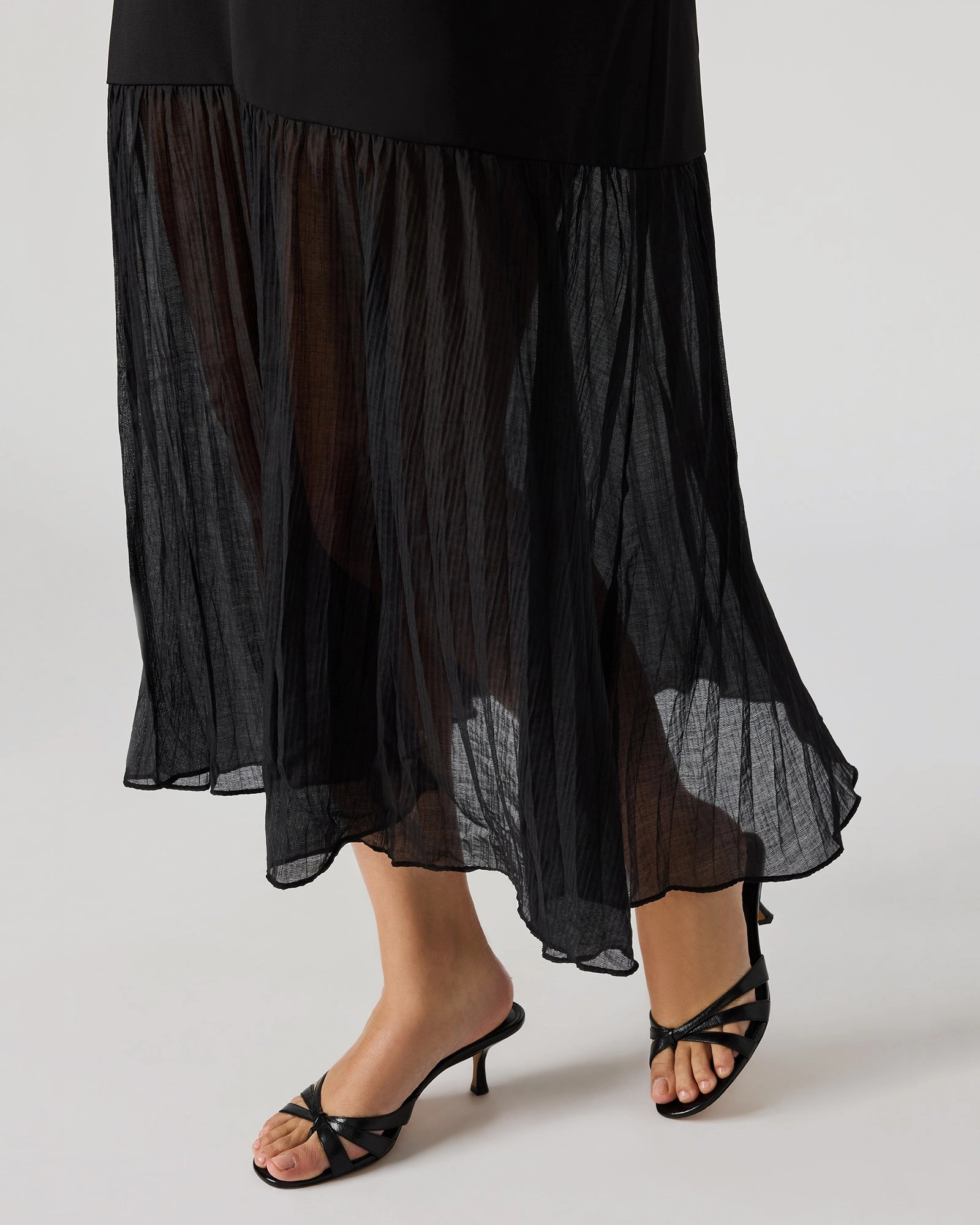 EMEBR DRESS BLACK