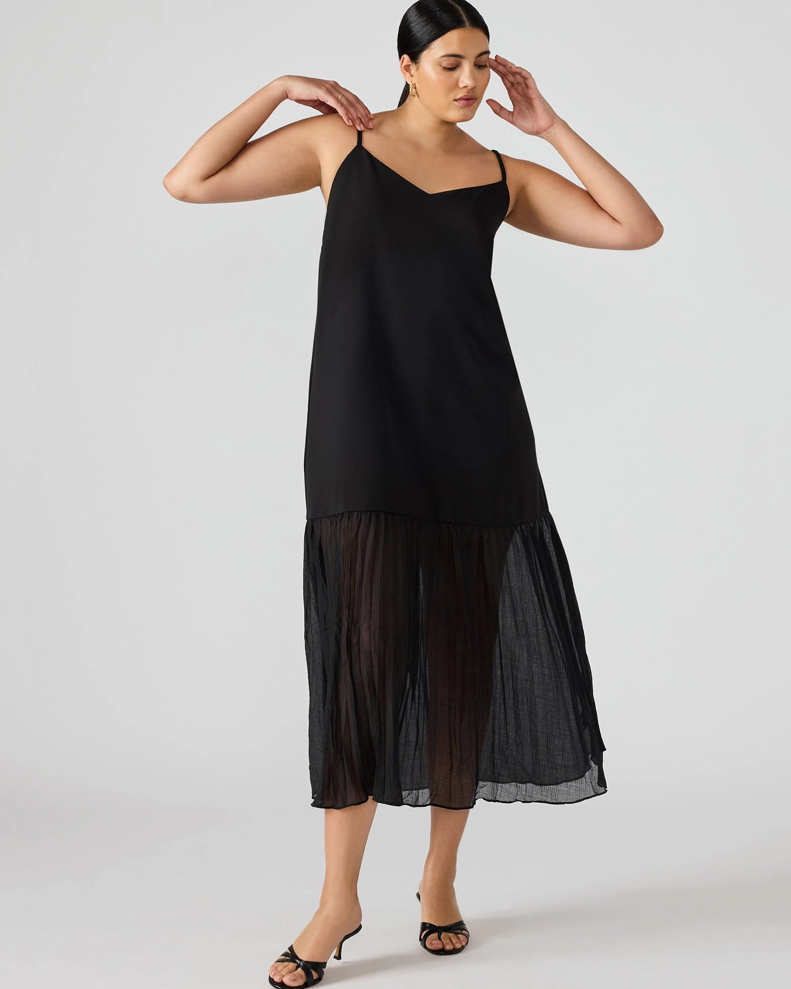 EMEBR DRESS BLACK