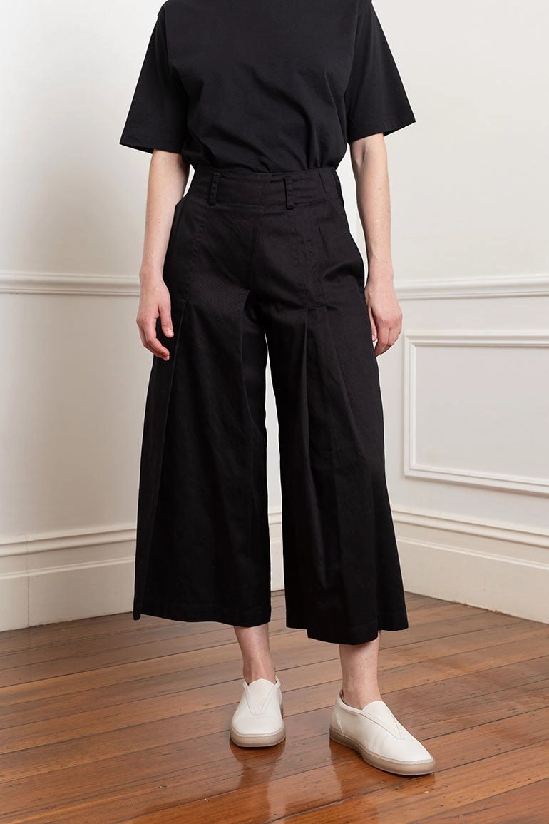 Random Tuck Pants - Black