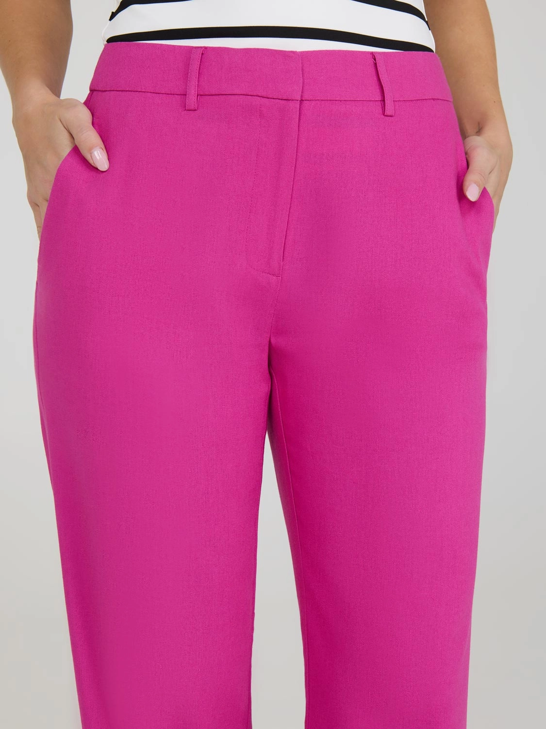 Wide-Leg Linen Pants
